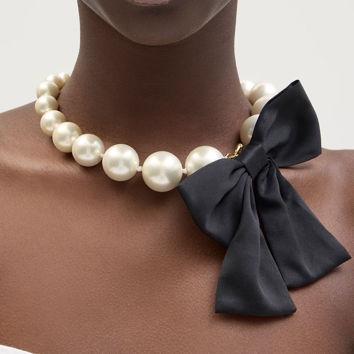 Como Usar Pérolas em Looks Modernos