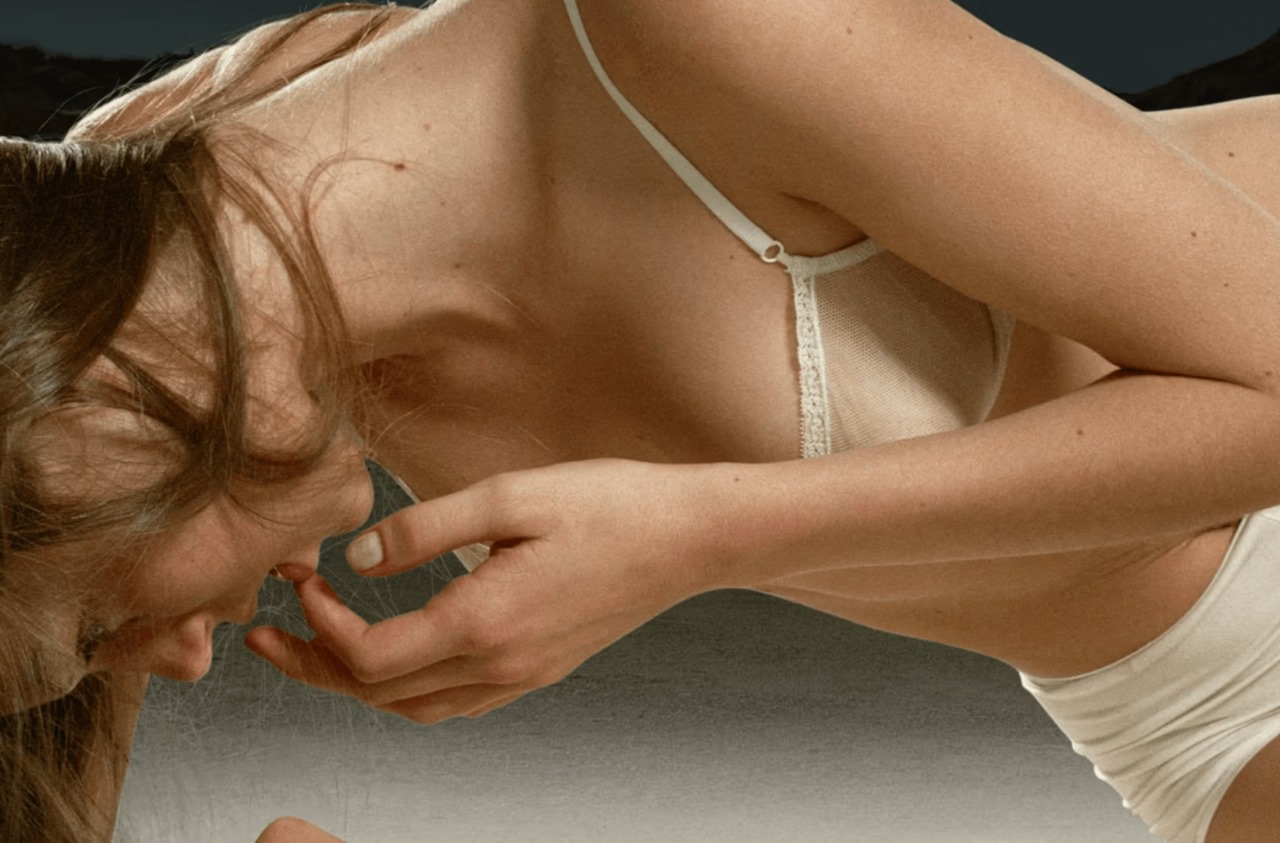 PRADA ARCHIVE: Uma Celebração Fotográfica da Era Dourada da Prada