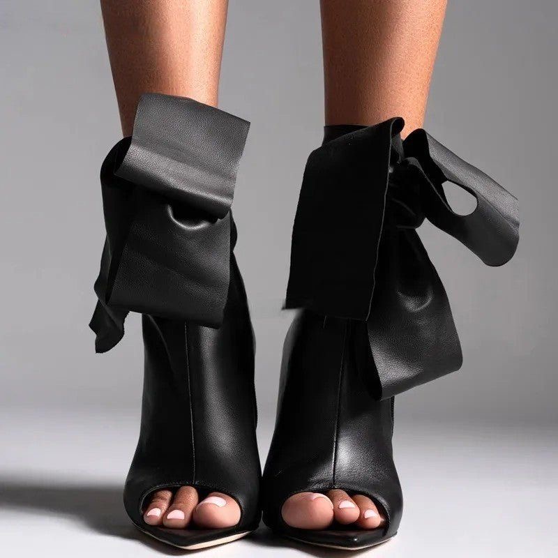 Bota Peep Toe: Um toque de sensualidade e elegância aos seus pés