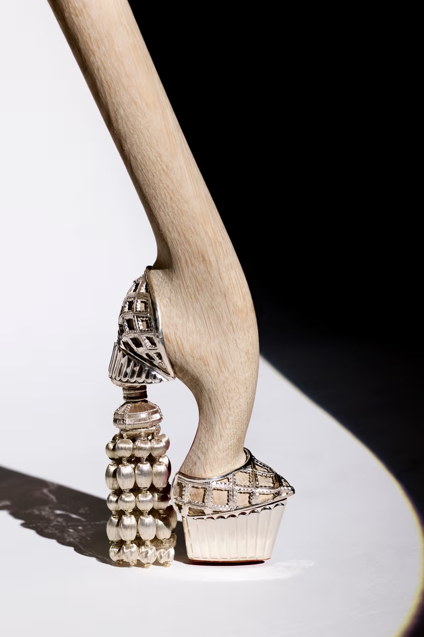 Pierre Yovanovitch e Christian Louboutin lançam coleção de cadeiras