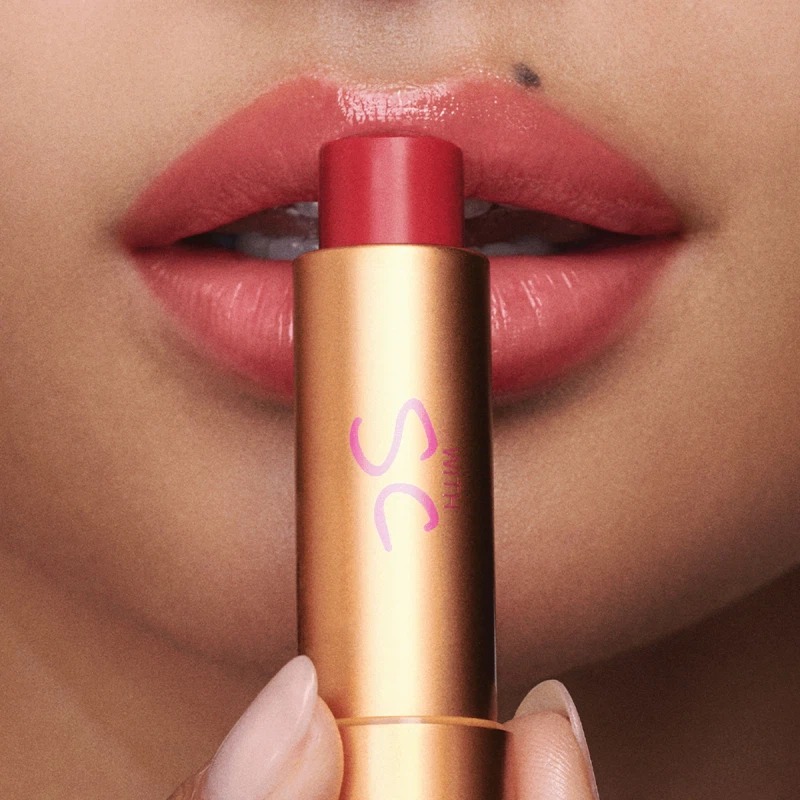 Sofia Coppola lança tinted balm em parceria com Augustinus Bader