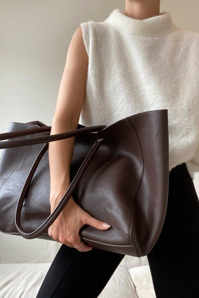 Tote Bag: uma tendência que se reinventa e caminha entre a praticidade e o luxo
