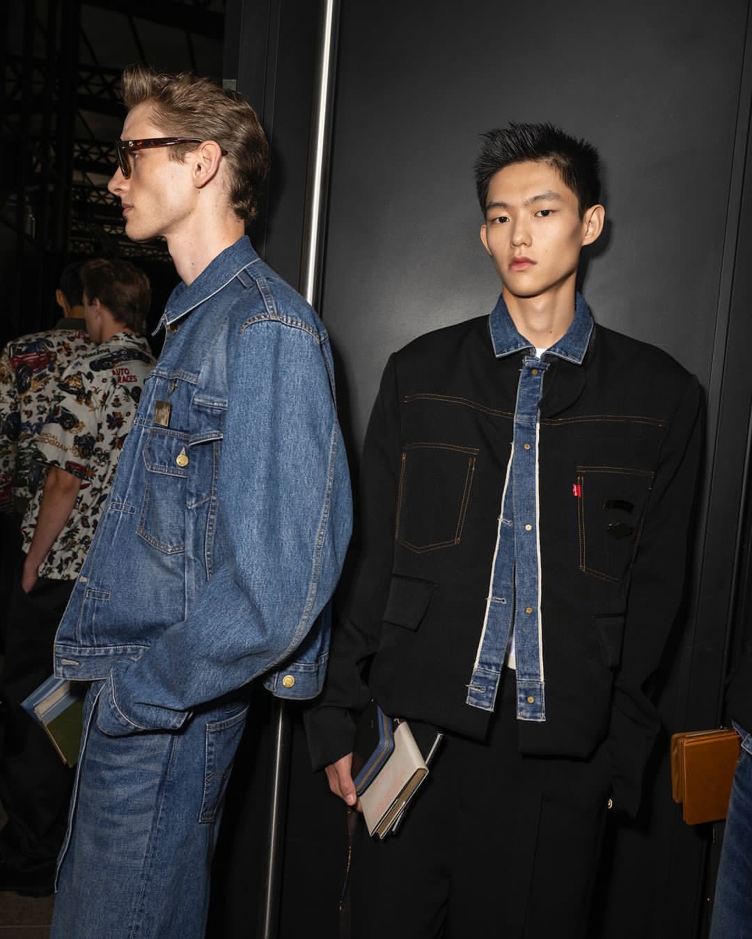 Levi's e sacai Redefinem o Denim na Semana de Moda de Paris: Uma Colaboração Visionária para 2025