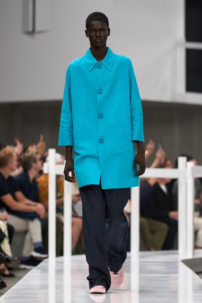 Milan Fashion Week 2025: O Verão Essencial da PRADA