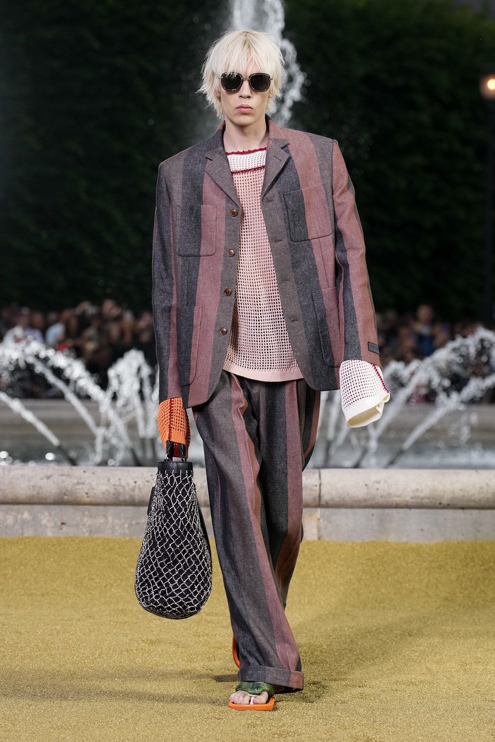 Paris Fashion Week 2025: Kenzo apresenta uma coleção única