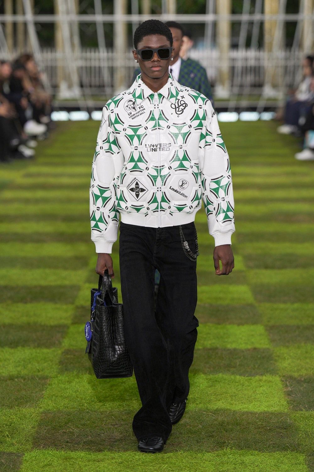 Paris Fashion Week 2025: Pharrell Williams Eleva Louis Vuitton com Coleção Elegante e Versátil