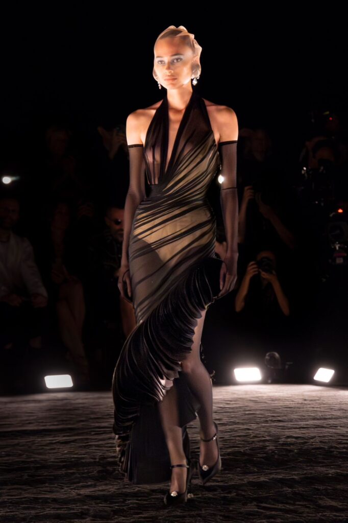 Paris Haute Couture: Schiaparelli e a Coleção Fênix de Daniel Rosenberry