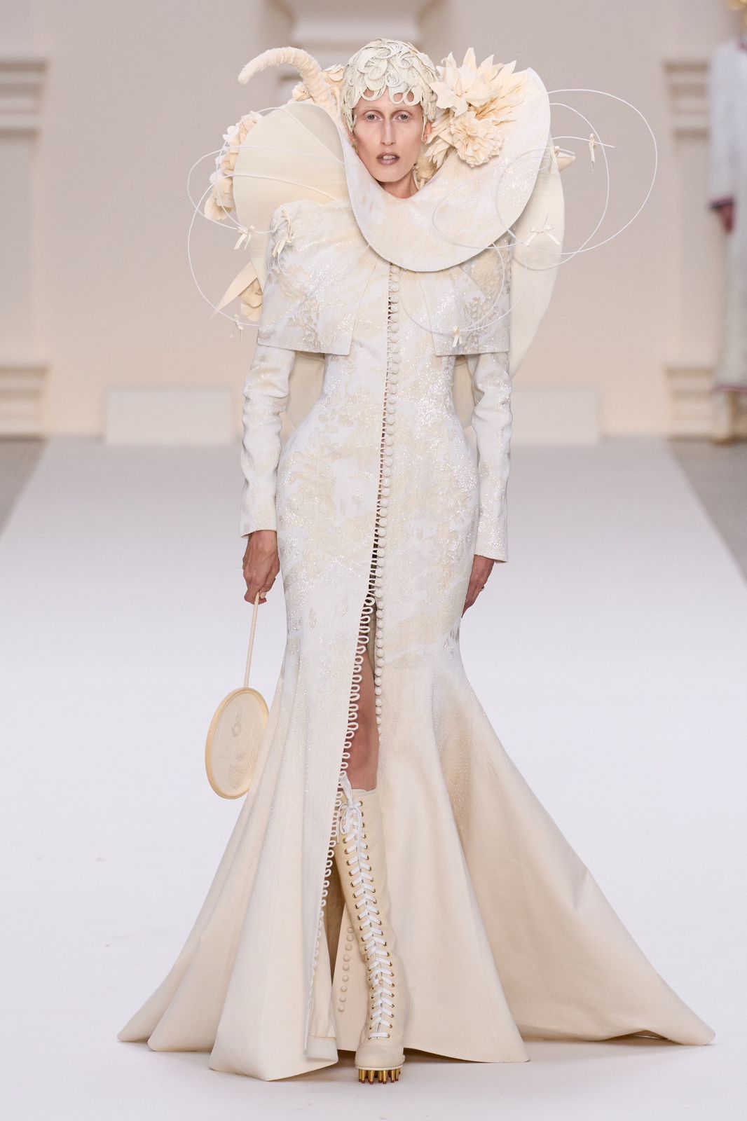 Paris Haute Couture: Thom Browne explora o lúdico e futurista em sua coleção