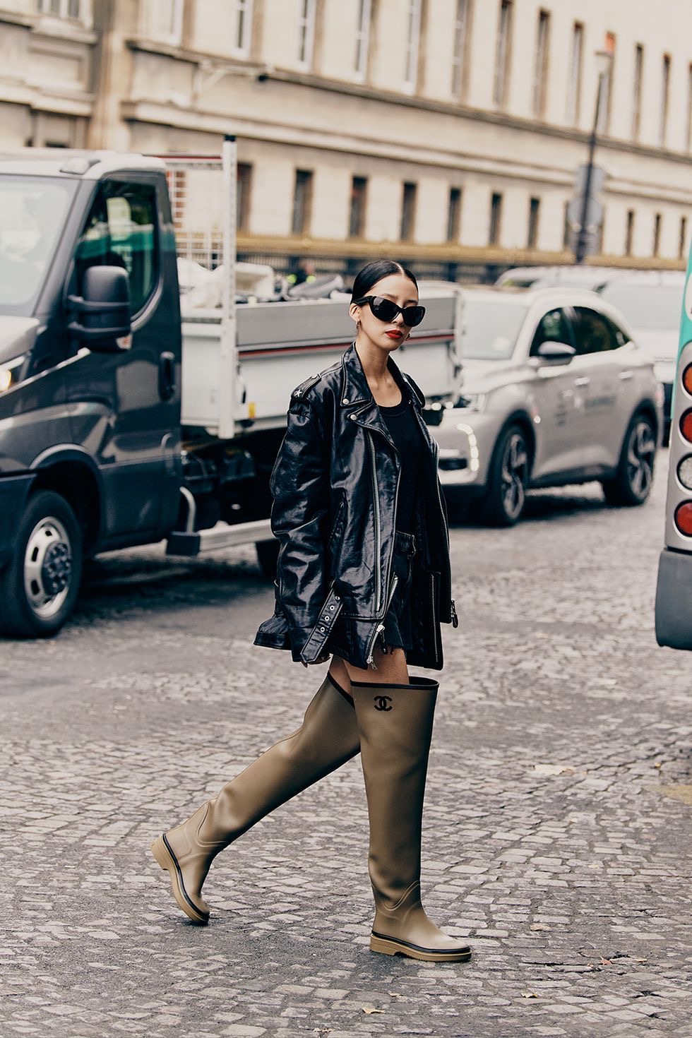 Botas acima do joelho; uma tendência de moda que você precisa ter