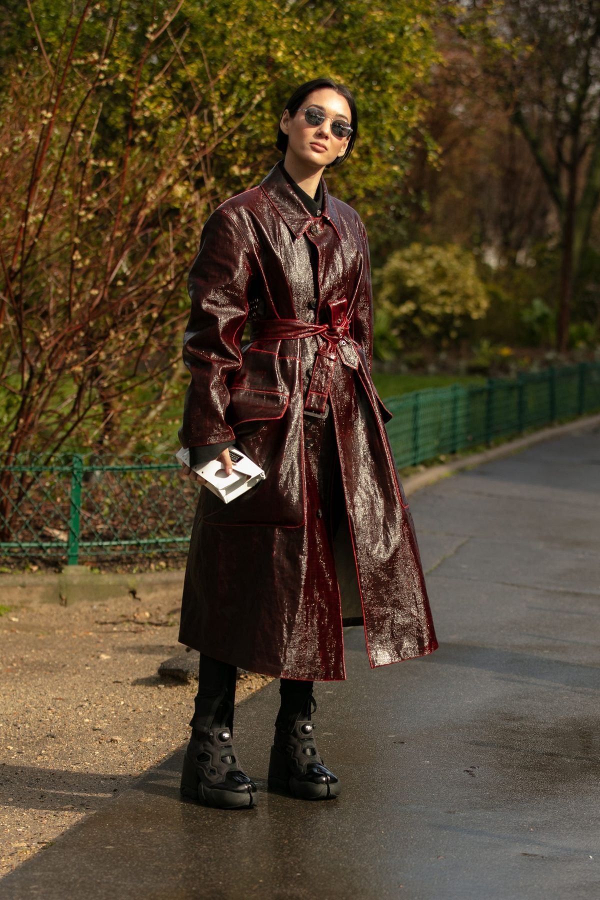 Trench Coat é uma peça indispensável no guarda-roupa nessa estação; saiba como usar