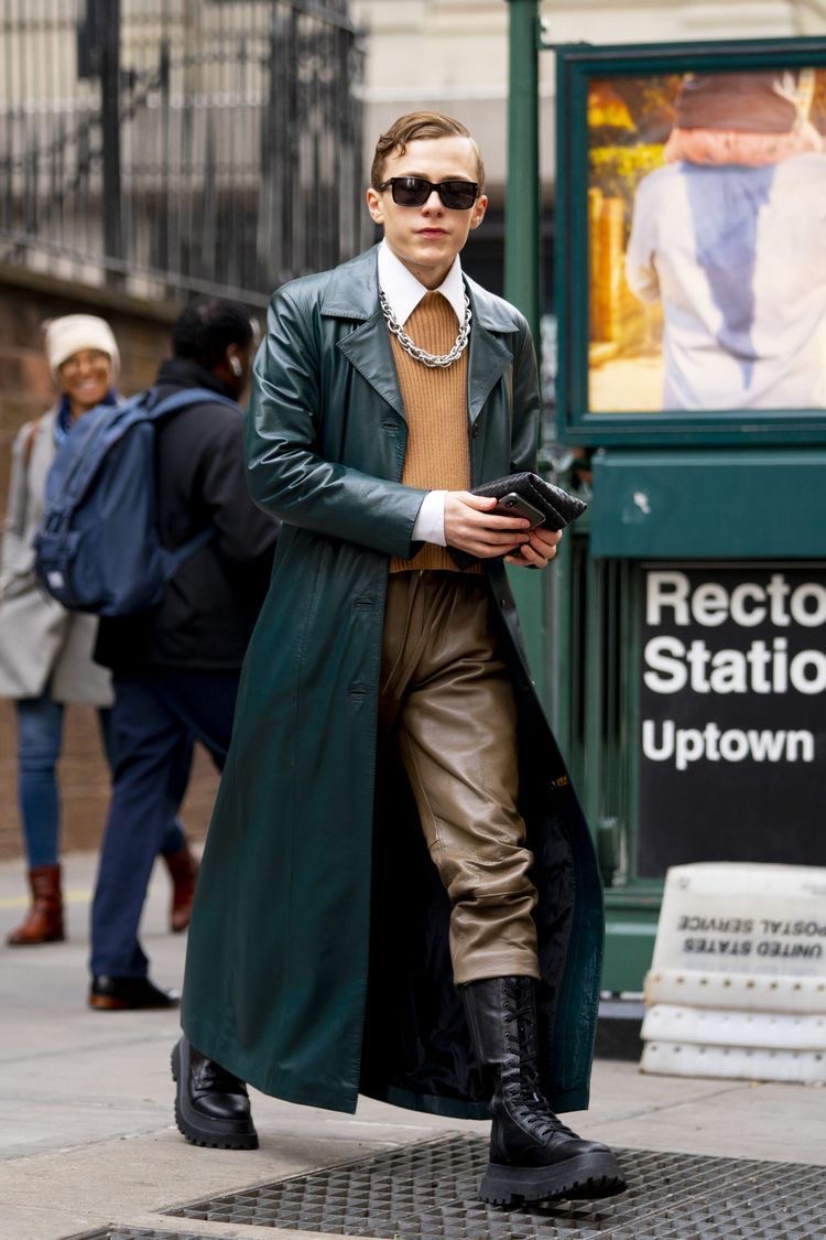 Trench Coat é uma peça indispensável no guarda-roupa nessa estação; saiba como usar