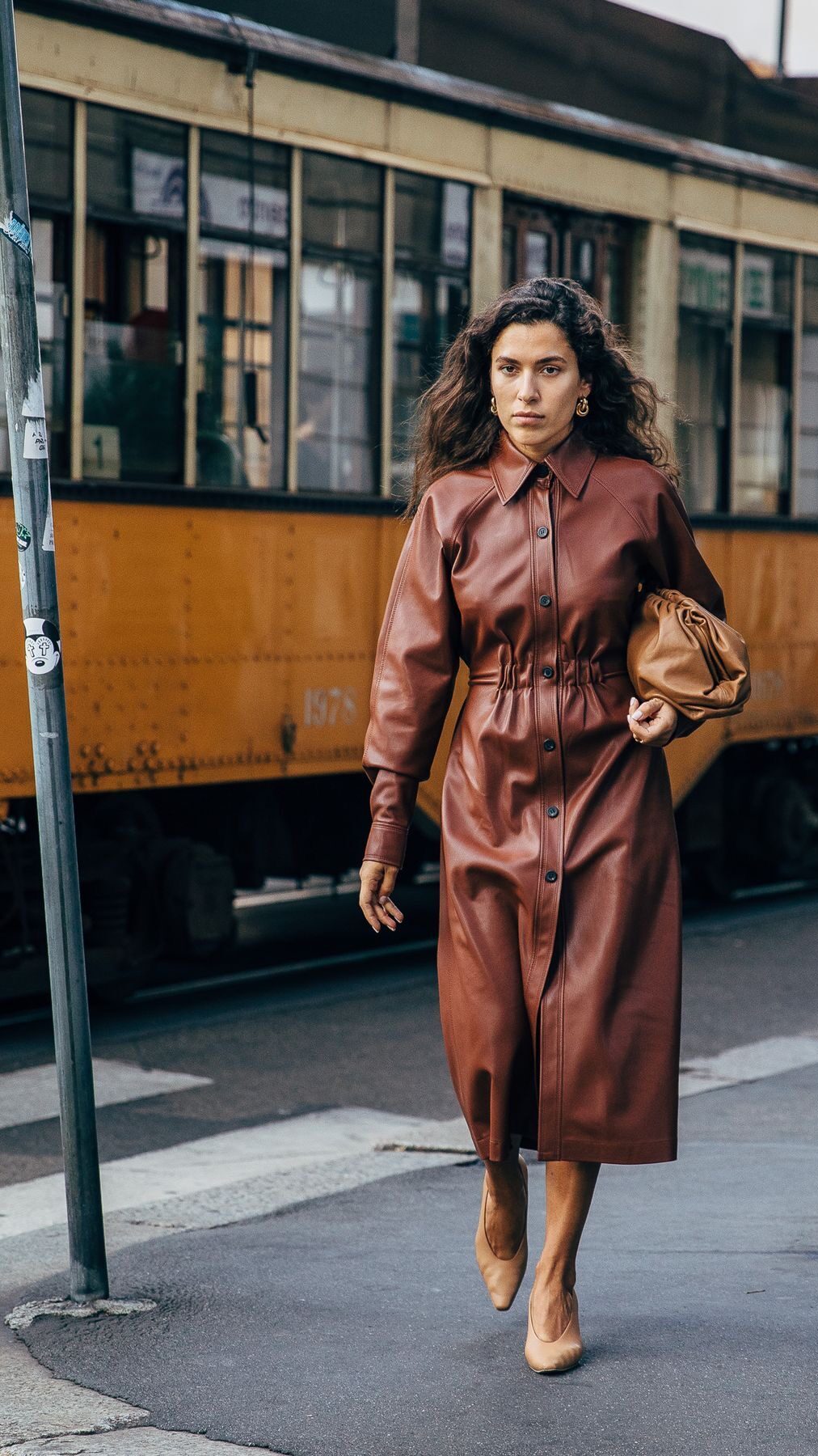 Tons de Marrom: A Paleta da Temporada que Voltou a Conquistar a Moda