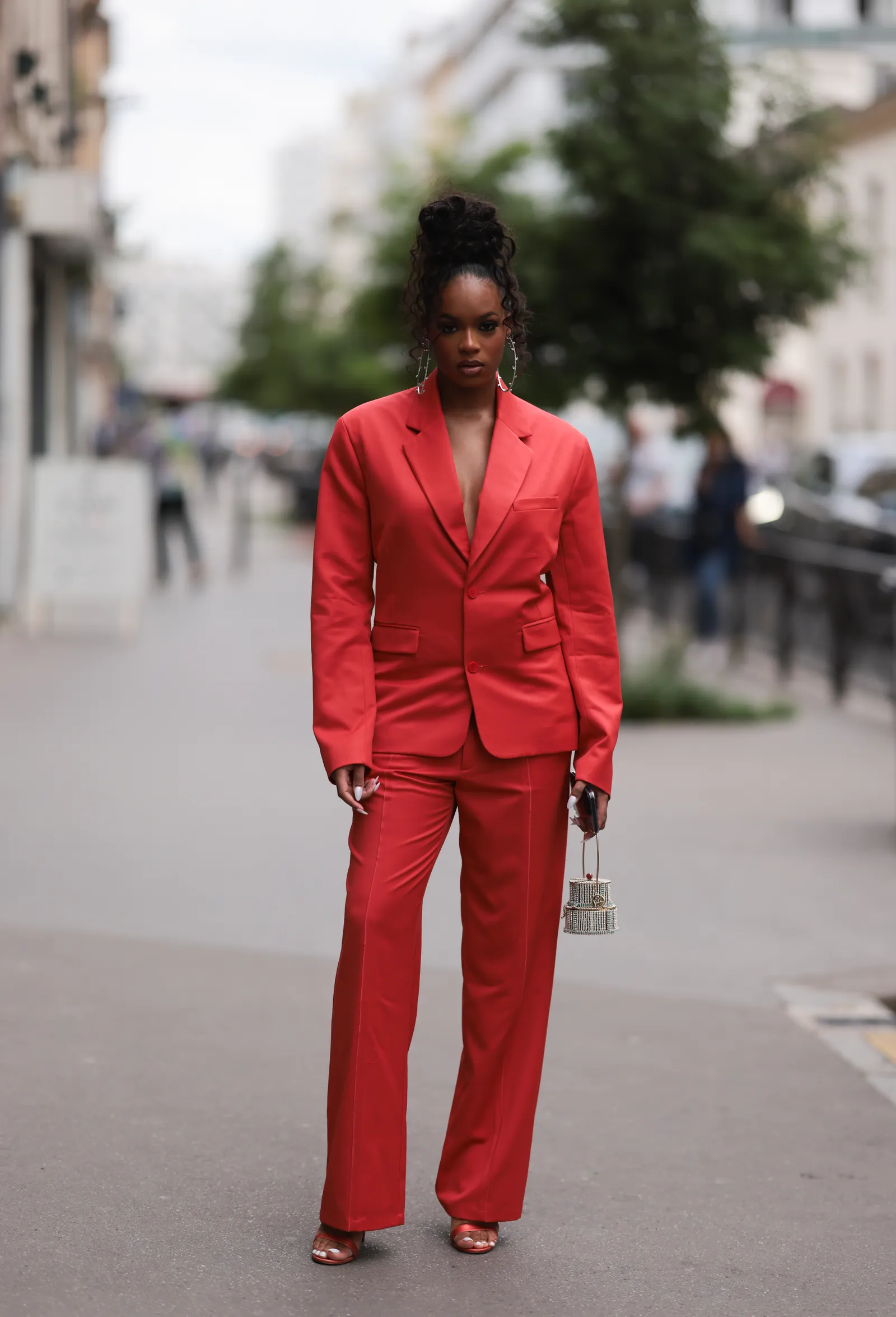 O Guia Definitivo para Arrasar com o Vermelho Vibrante