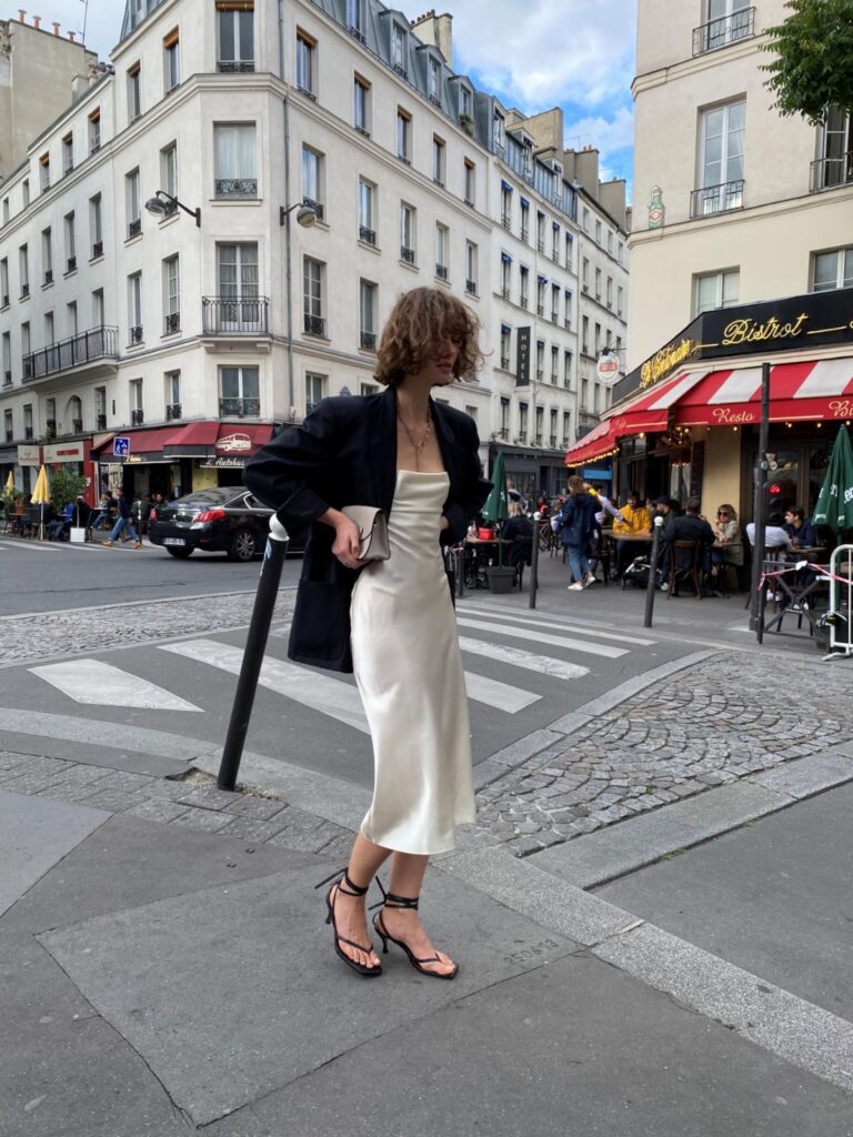 Inspirações de looks slip dress; dicas para slip dress.