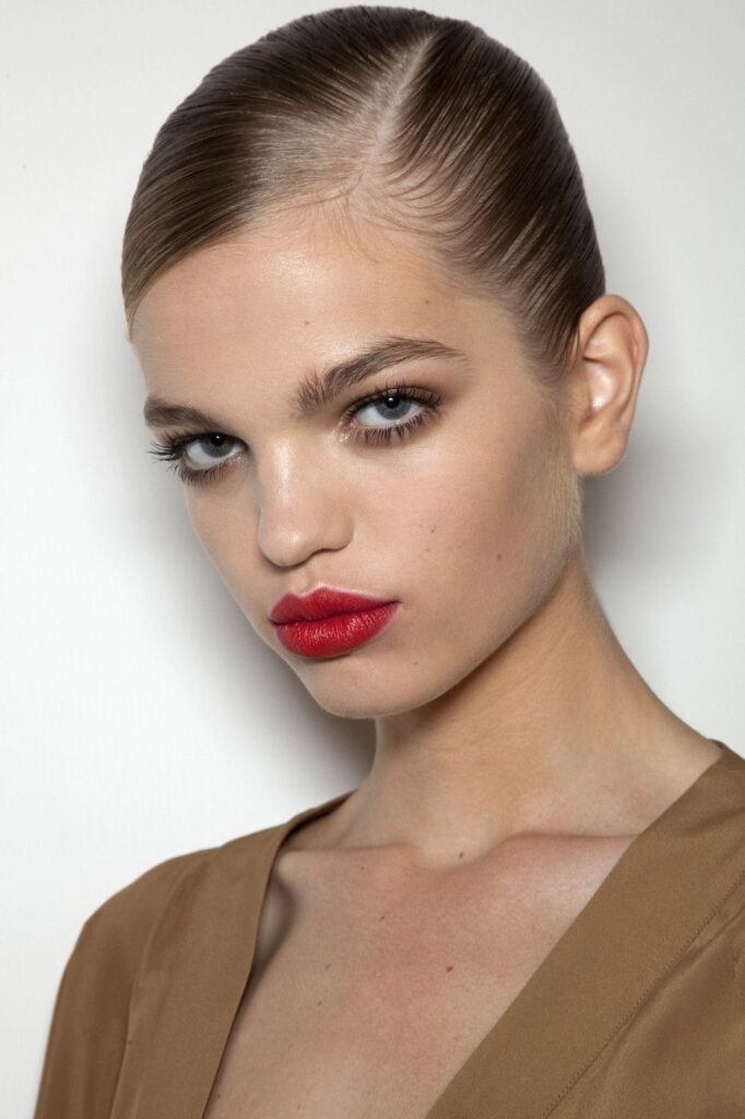 Como fazer o efeito Wet Hair: guia completo para aderir a tendência