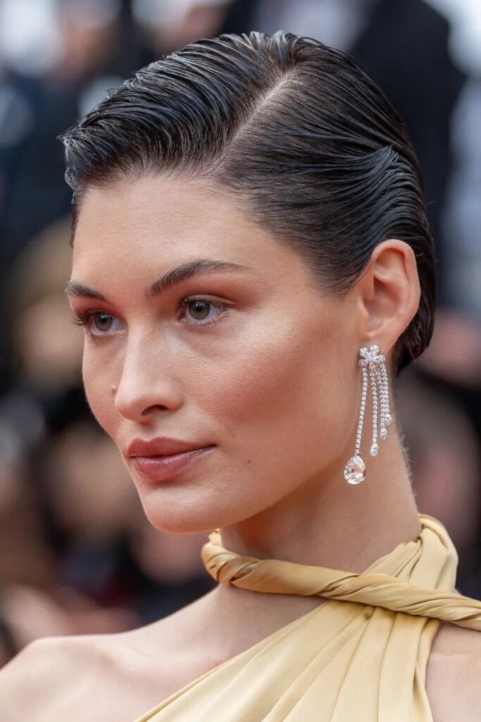 Como fazer o efeito Wet Hair: guia completo para aderir a tendência