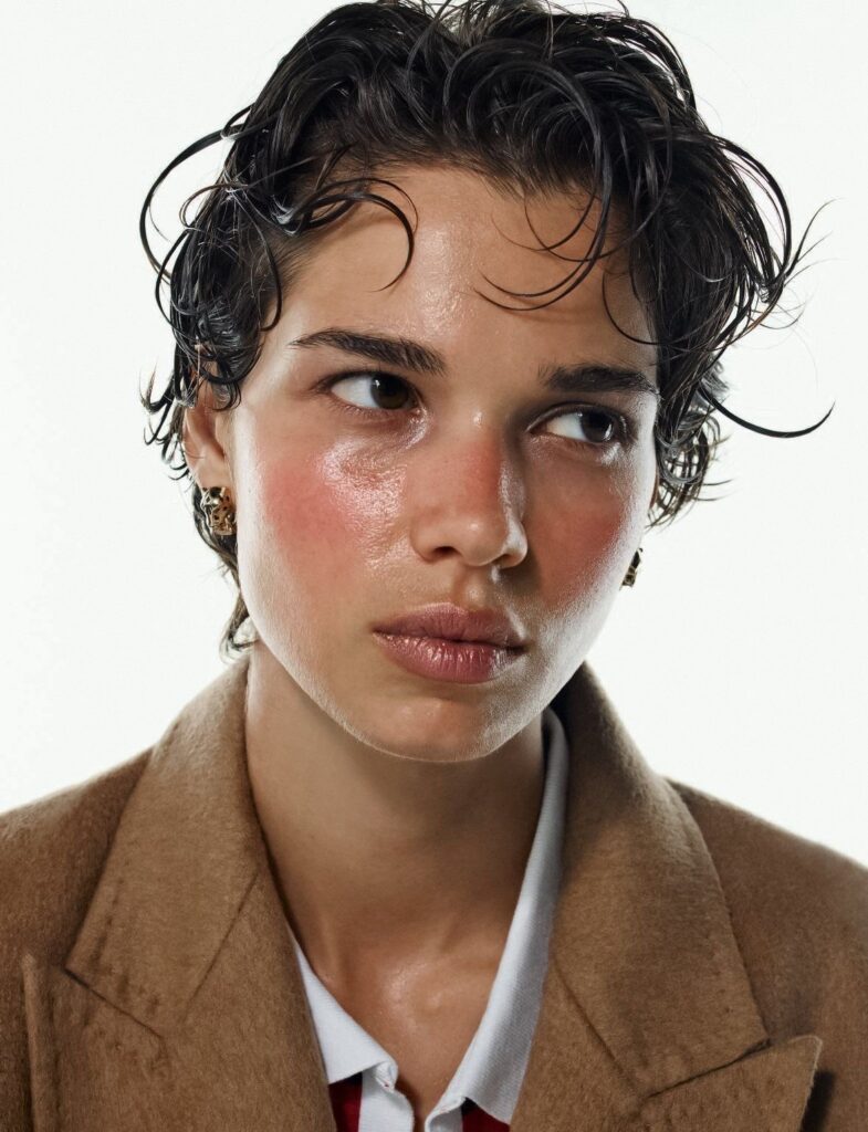 Como fazer o efeito Wet Hair: guia completo para aderir a tendência
