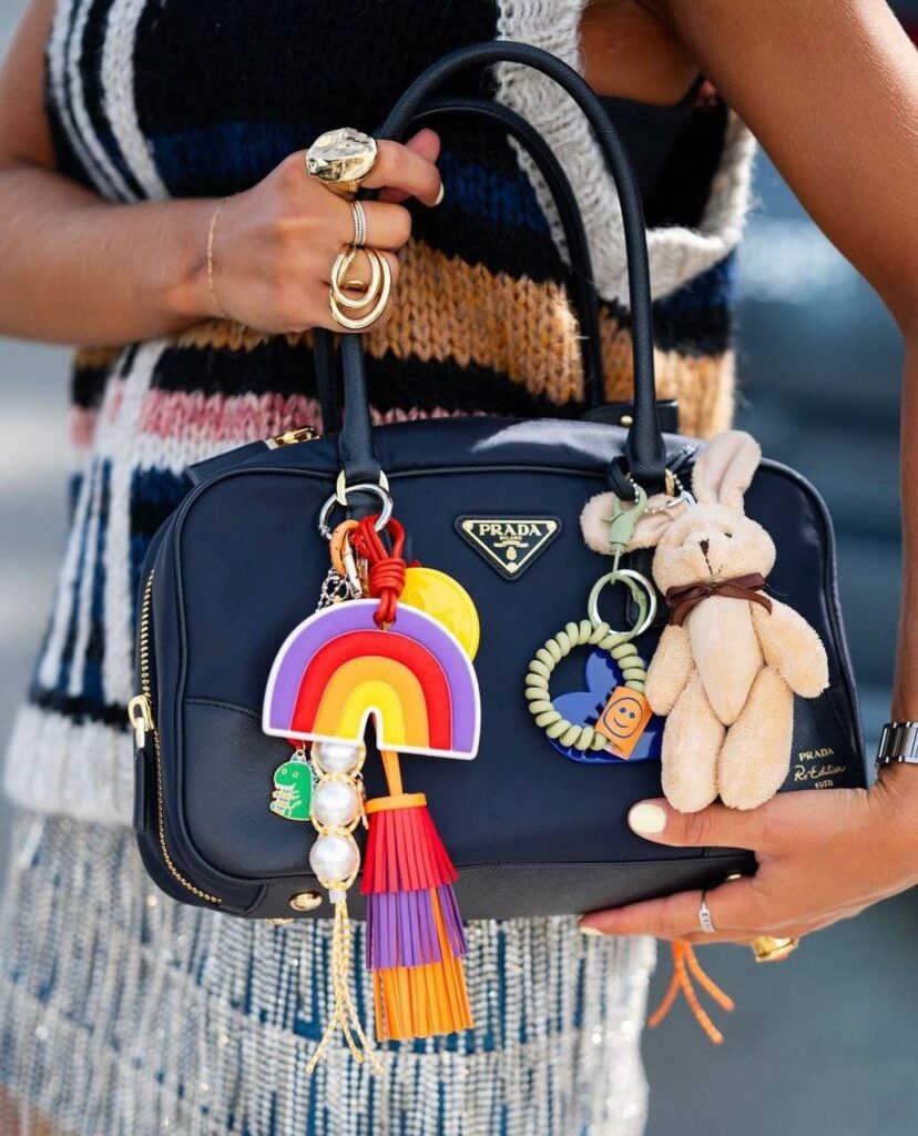 Inspiração e dicas para a Tendência Bag Charms.