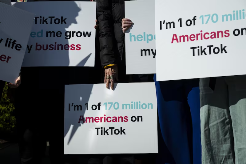 Banimento do TikTok dos Estados Unidos não durou 24 horas devido anúncio de Trump.