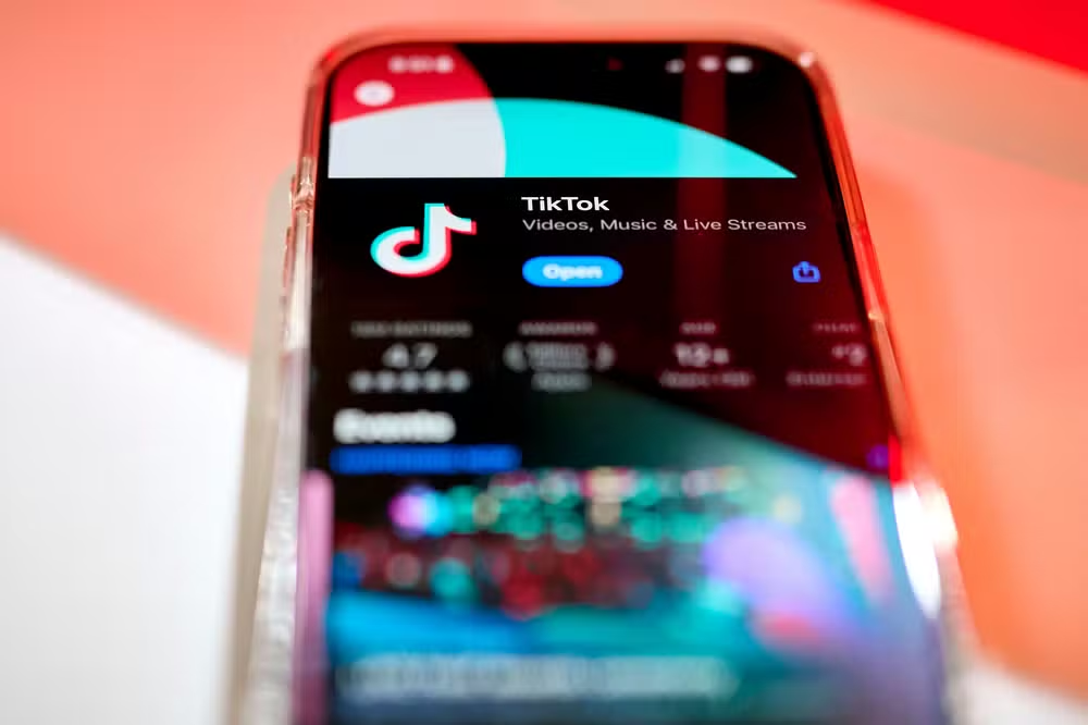 Banimento do TikTok dos Estados Unidos não durou 24 horas devido anúncio de Trump.