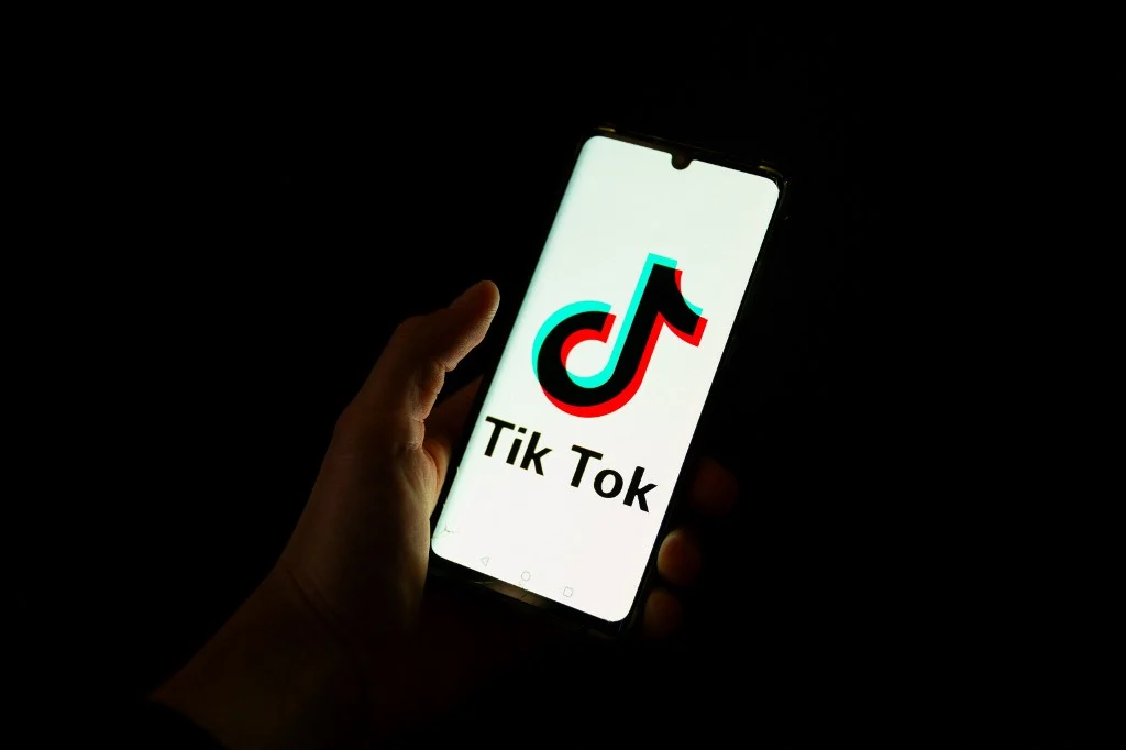 Banimento do TikTok dos Estados Unidos não durou 24 horas devido anúncio de Trump.