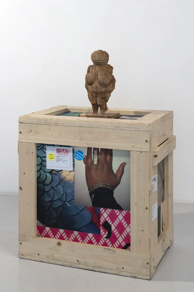 Pharrell e Perrotin Colaboram na Exposição FEMMES
