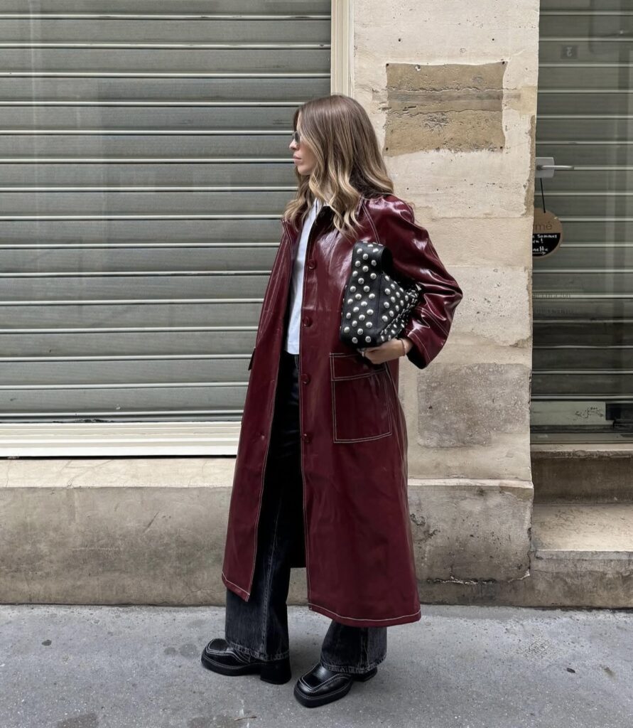 Look Burgundy: A Cor que segue Dominando os Looks de 2025