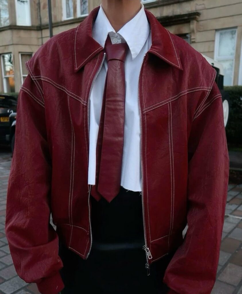 Look Burgundy: A Cor que segue Dominando os Looks de 2025