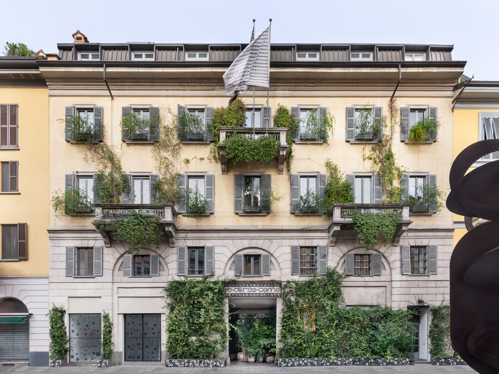 Yohji Yamamoto inaugura residência artística na 10 Corso Como durante a Milan Design Week