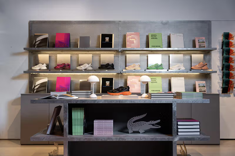 Lacoste LightClub: Um Espaço para Expressão e Arte da Luz em Paris