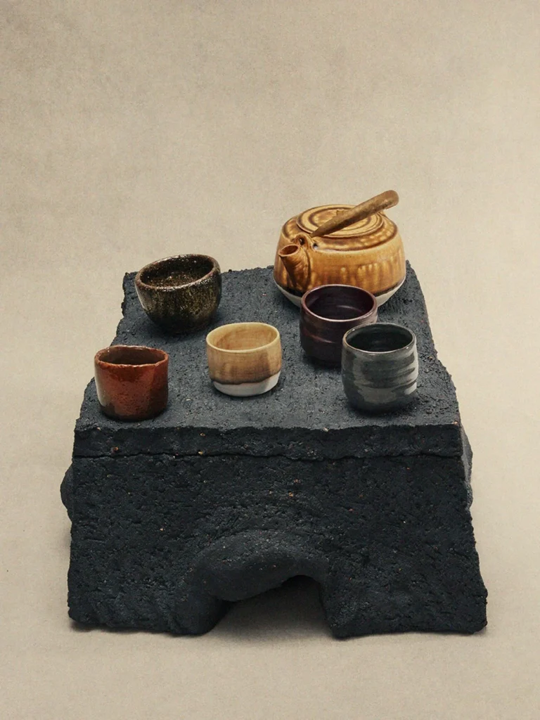 LOEWE apresenta exposição 'LOEWE TEAPOTS' no Salone del Mobile 2025