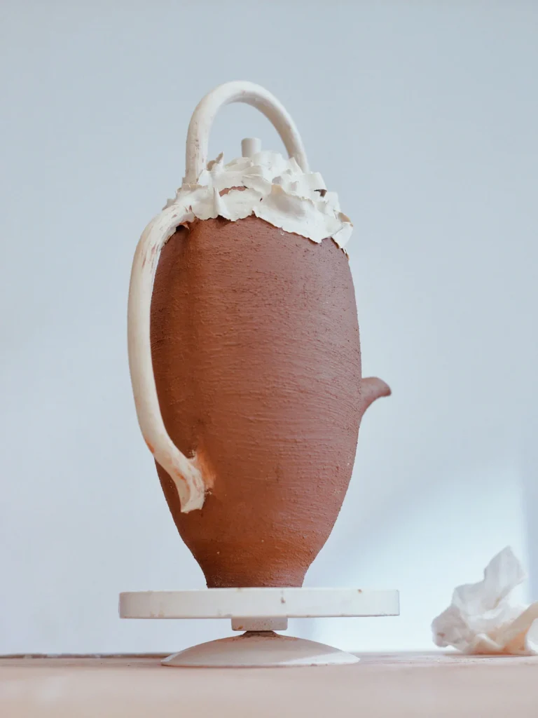 LOEWE apresenta exposição 'LOEWE TEAPOTS' no Salone del Mobile 2025