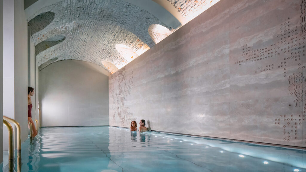 “Reborn”: Pharrell Williams leva Humanrace ao Four Seasons Milano com spa pop-up de bem-estar holístico