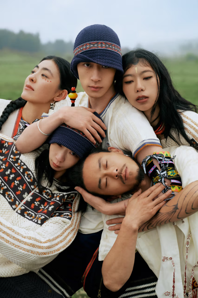 Adidas Originals e CLOT homenageiam a herança indígena chinesa com nova coleção Silk