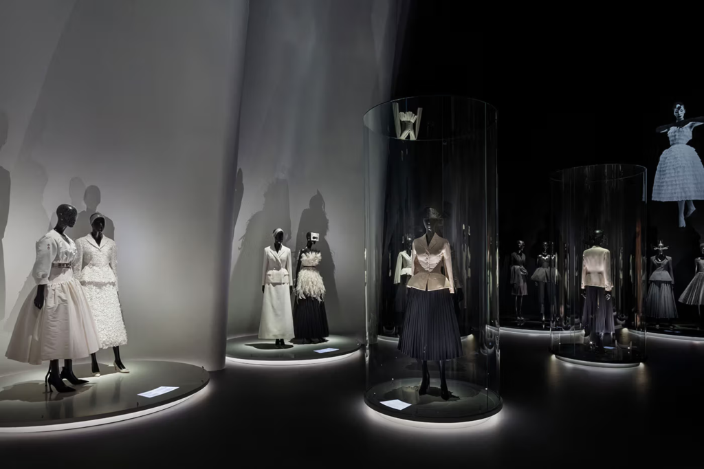 Exposição imersiva 'Christian Dior: Designer of Dreams’ desembarca em Seul