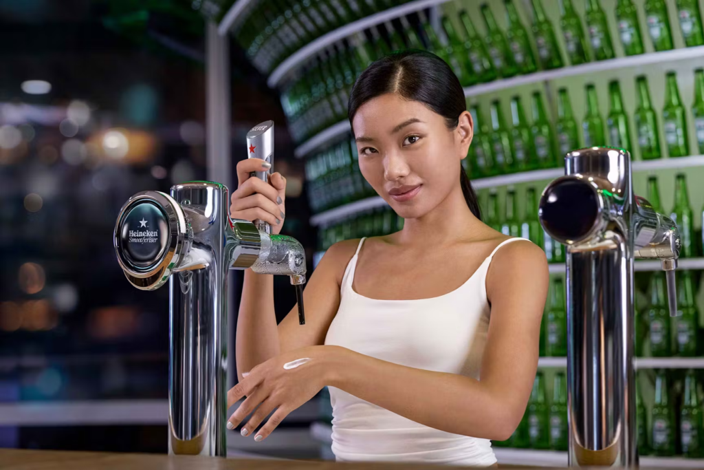 Heineken entra no universo da beleza com hidratante inusitado