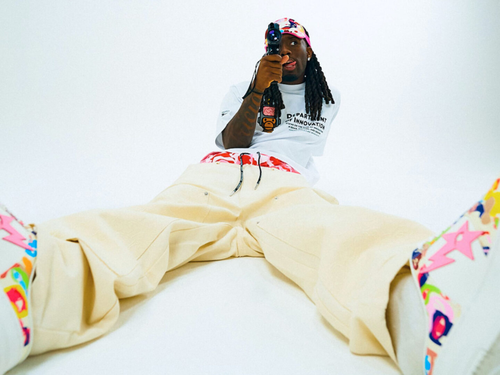 BAPE e KidSuper celebram o passado e o futuro com colaboração exclusiva estrelada por Kai Cenat