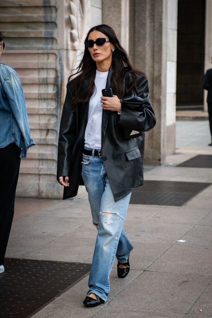 looks com blazer de couro
