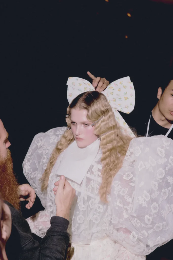 Marc Jacobs desafia o tradicional em coleção Fall 2025 Ready-To-Wear