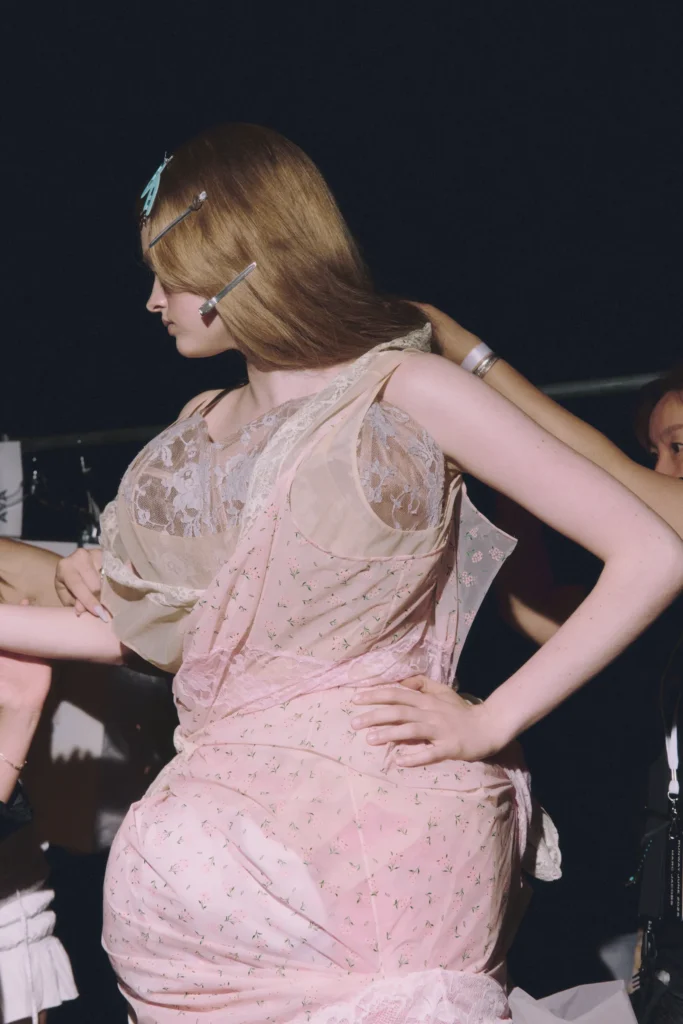 Marc Jacobs desafia o tradicional em coleção Fall 2025 Ready-To-Wear