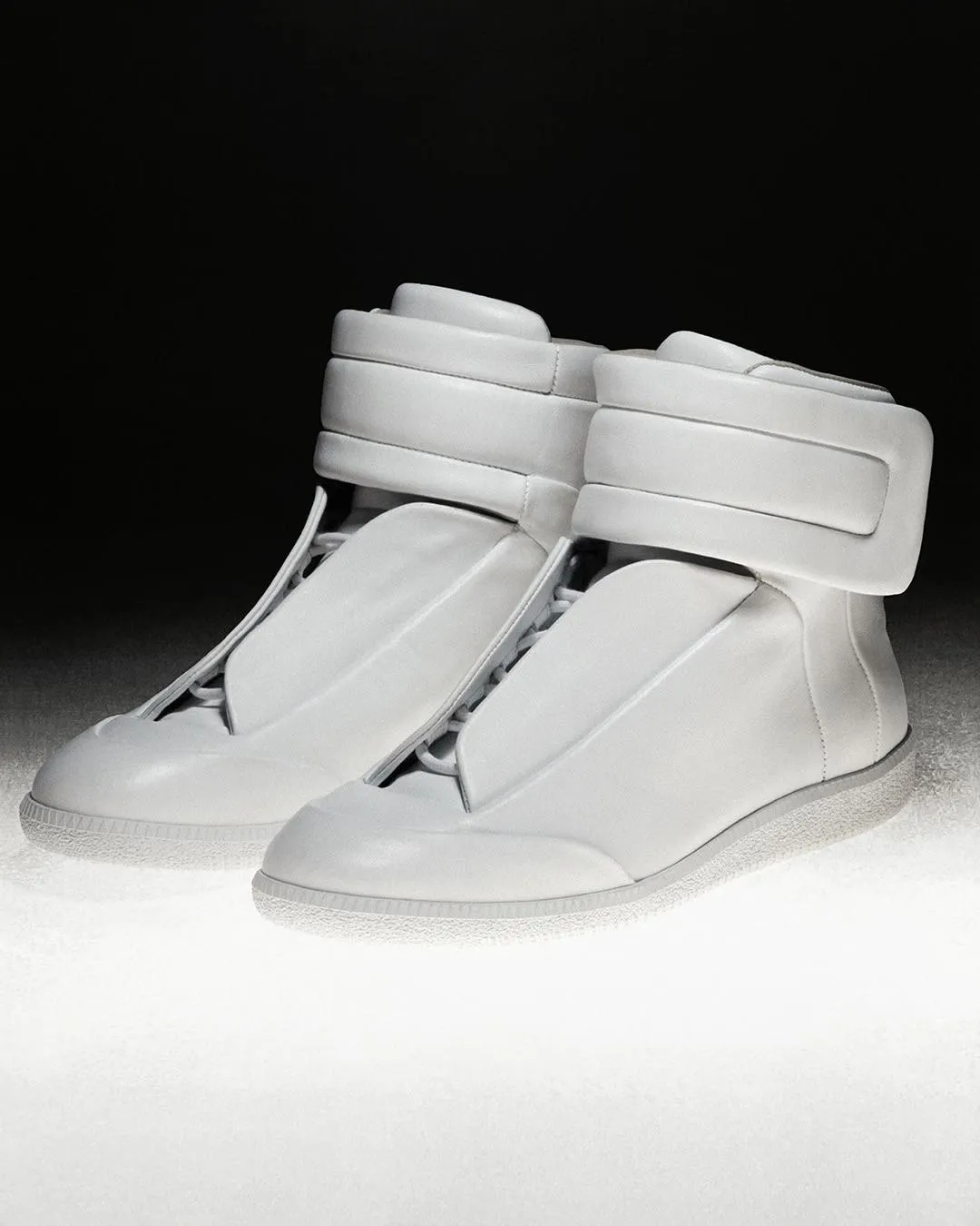 ひろです！！ ★Maison Margiela★ Maison Margiela revive o icônico Future sneaker e inaugura uma