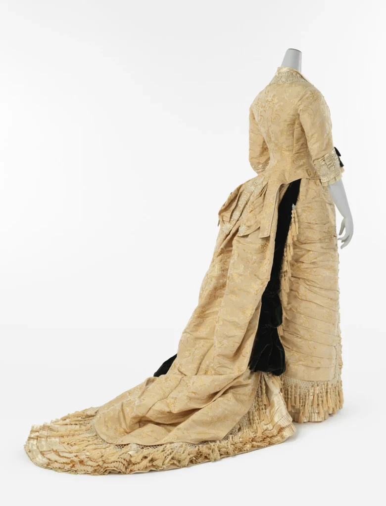 Costume Art inaugura as novas galerias permanentes do Costume Institute no The Met