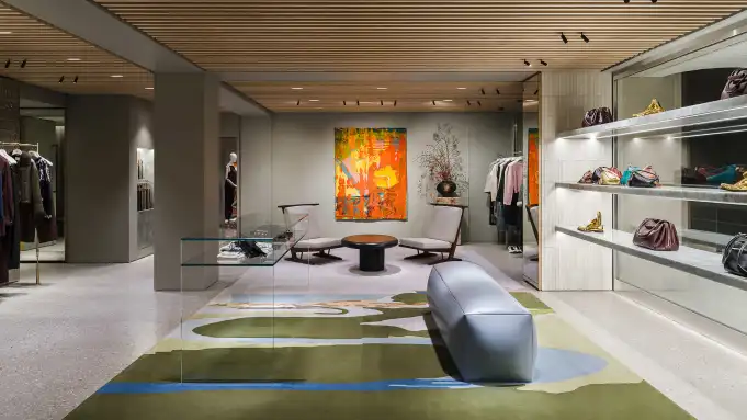 Loewe inaugura nova Casa Loewe na Avenue Montaigne e reforça presença de luxo em Paris