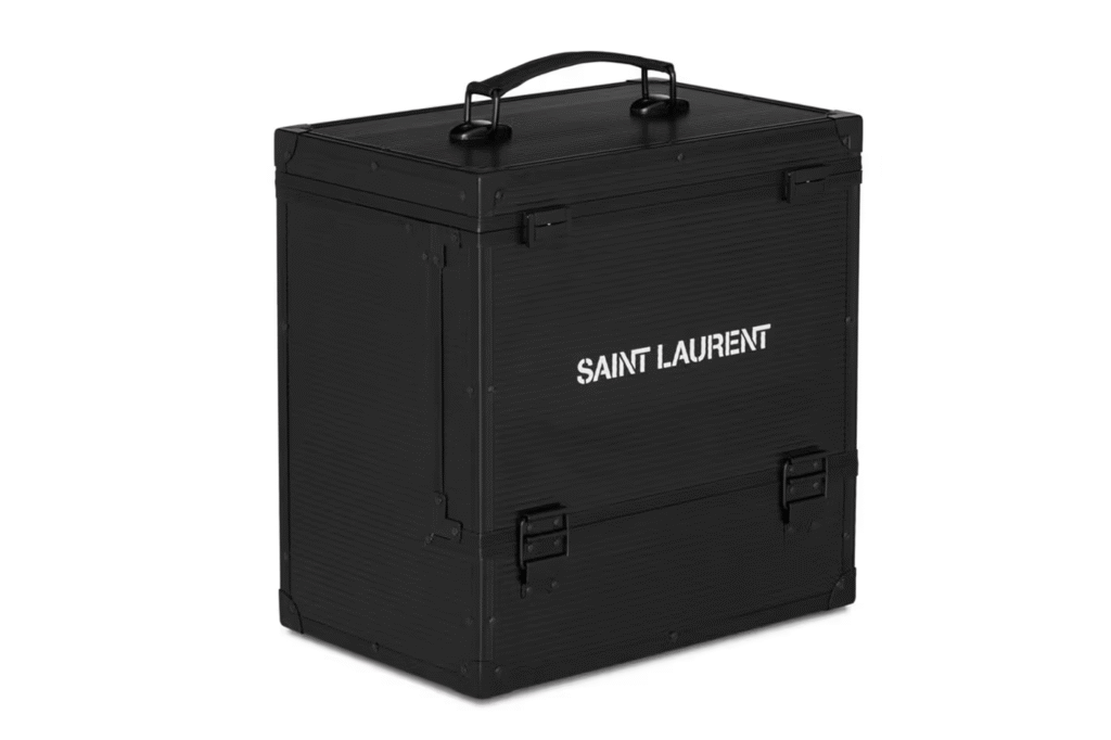 Calendário do Advento Saint Laurent: edição especial reúne 24 discos de vinil