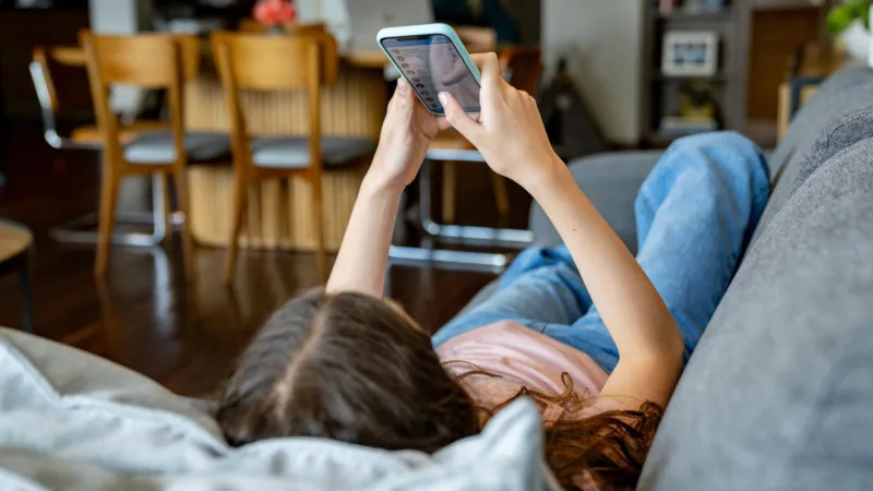 Austrália proíbe redes sociais para menores de 16 anos