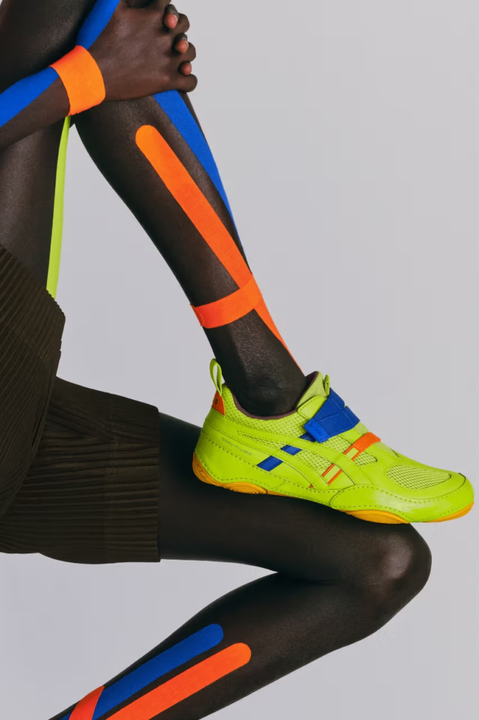 Issey Miyake x ASICS lança projeto de sneakers para 2026