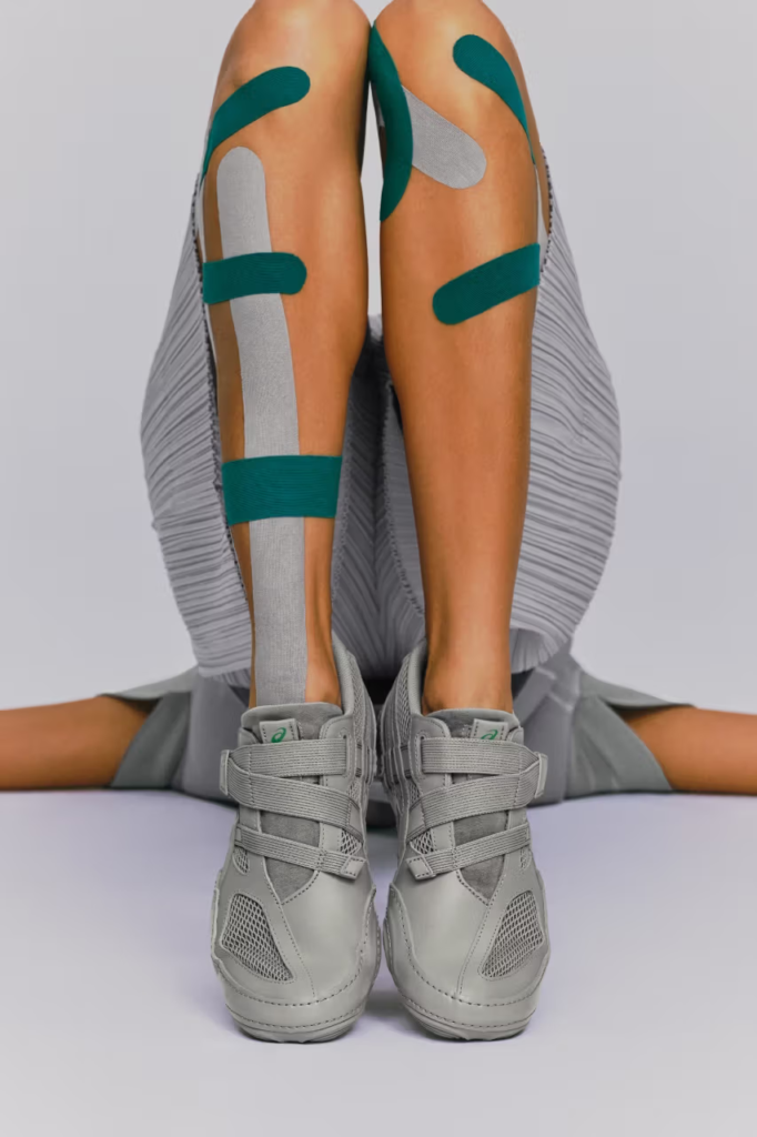 Issey Miyake x ASICS lança projeto de sneakers para 2026
