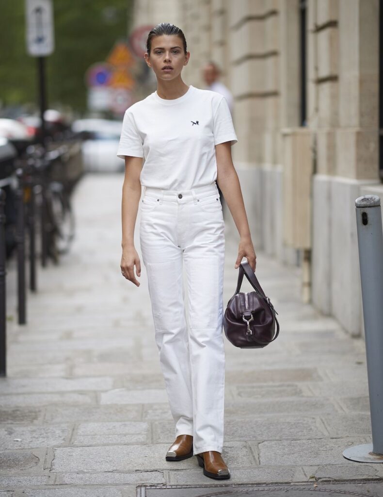 Jeans branco é o fresh hype que domina a moda atual