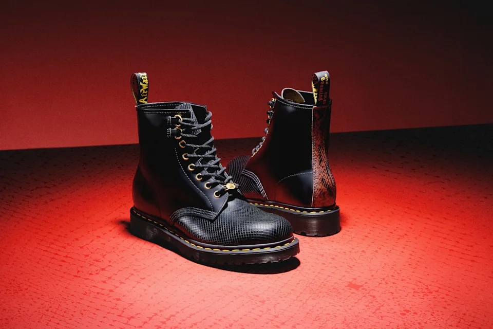 Dr. Martens Year of the Snake apresenta coleção especial de Lunar New Year com botas, sapatos e acessórios inspirados no simbolismo da serpente.