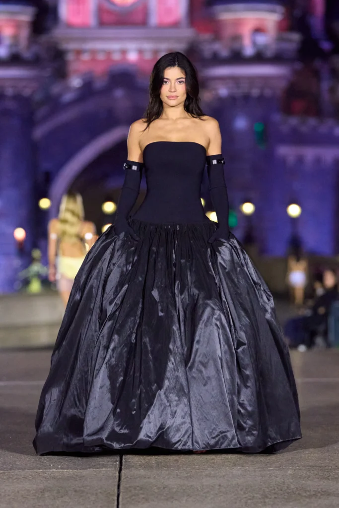 coperni de fora da paris fashion week